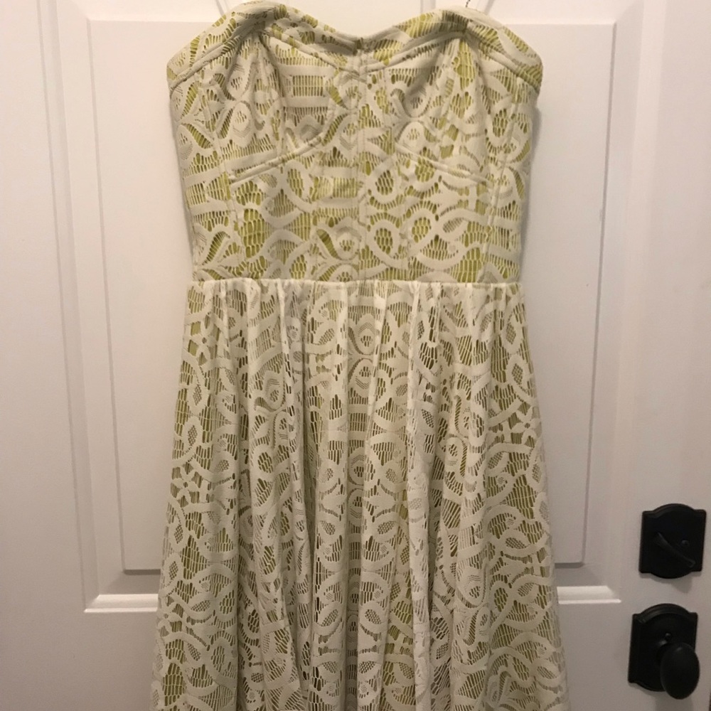 Lace Guess dress